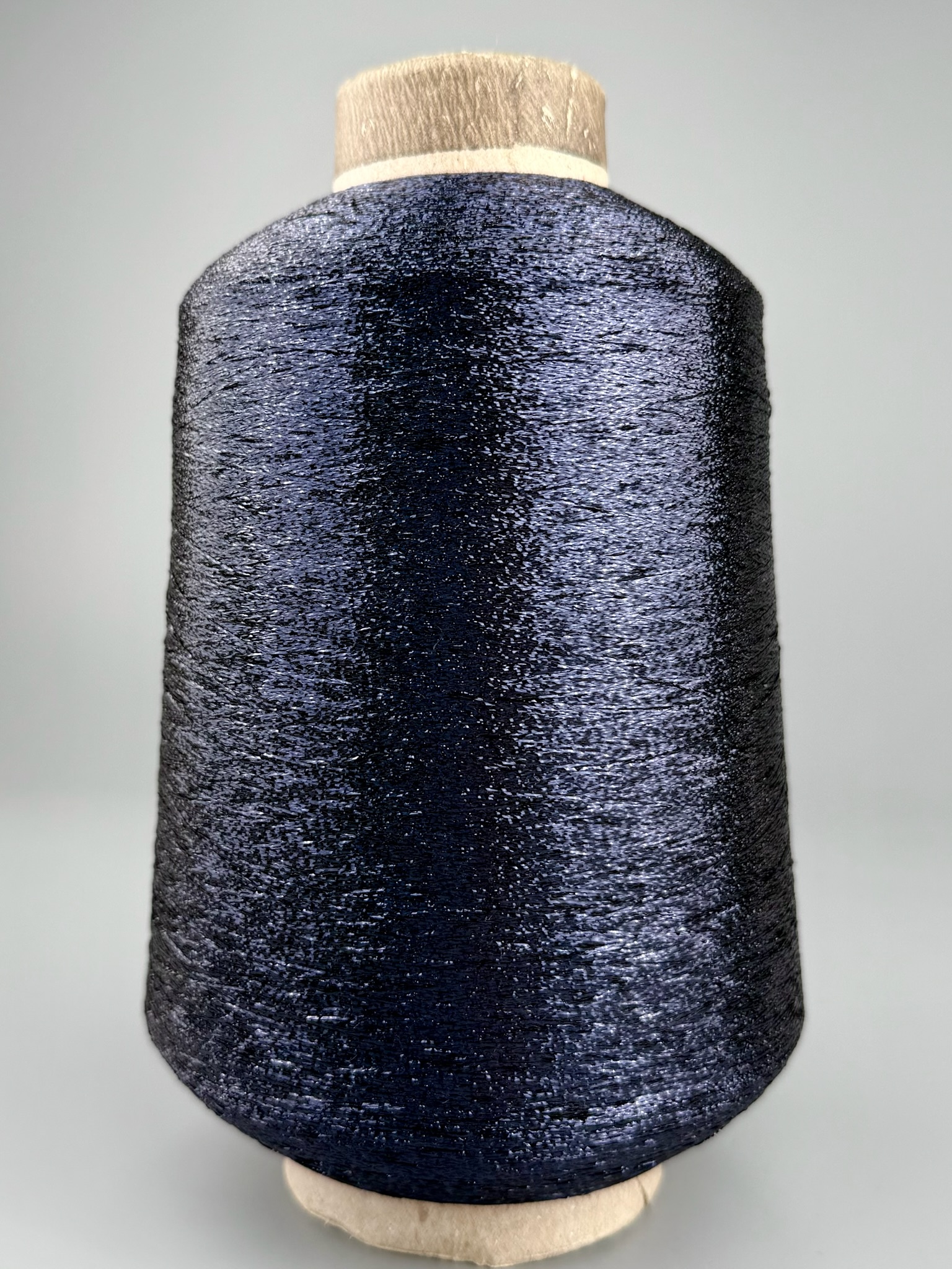 Lurexgarn 6900m/100g – Metallfaser col. Violett Nacht 1050N foto 2